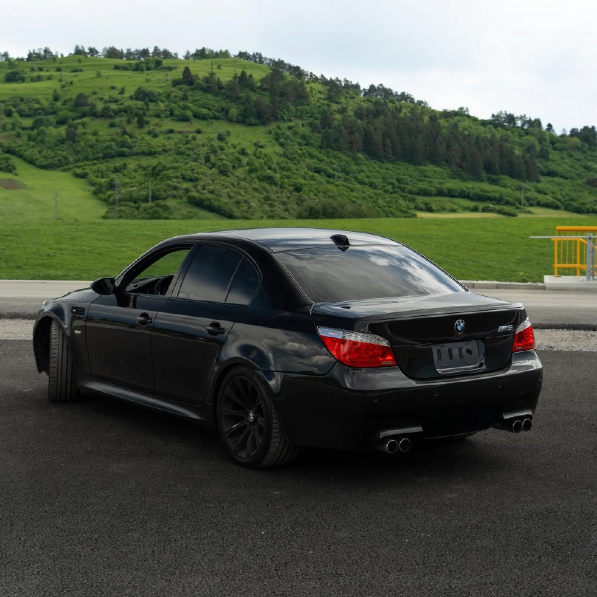 BMW E60 M5 Spoiler - Sportsdeler