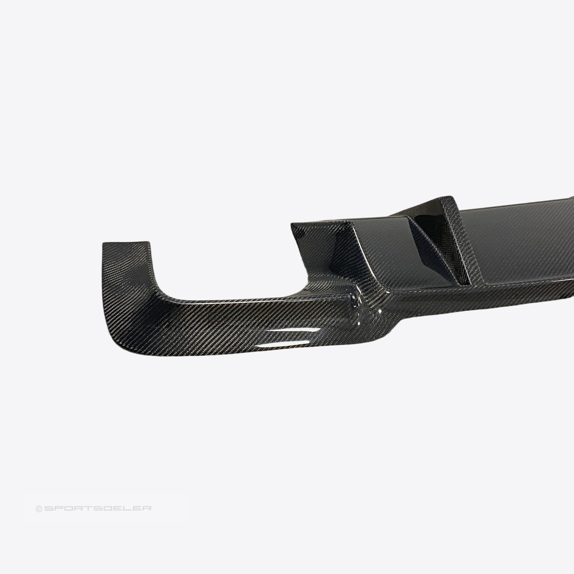 BMW F10 5-Serie Carbon Fiber Diffuser V-Style