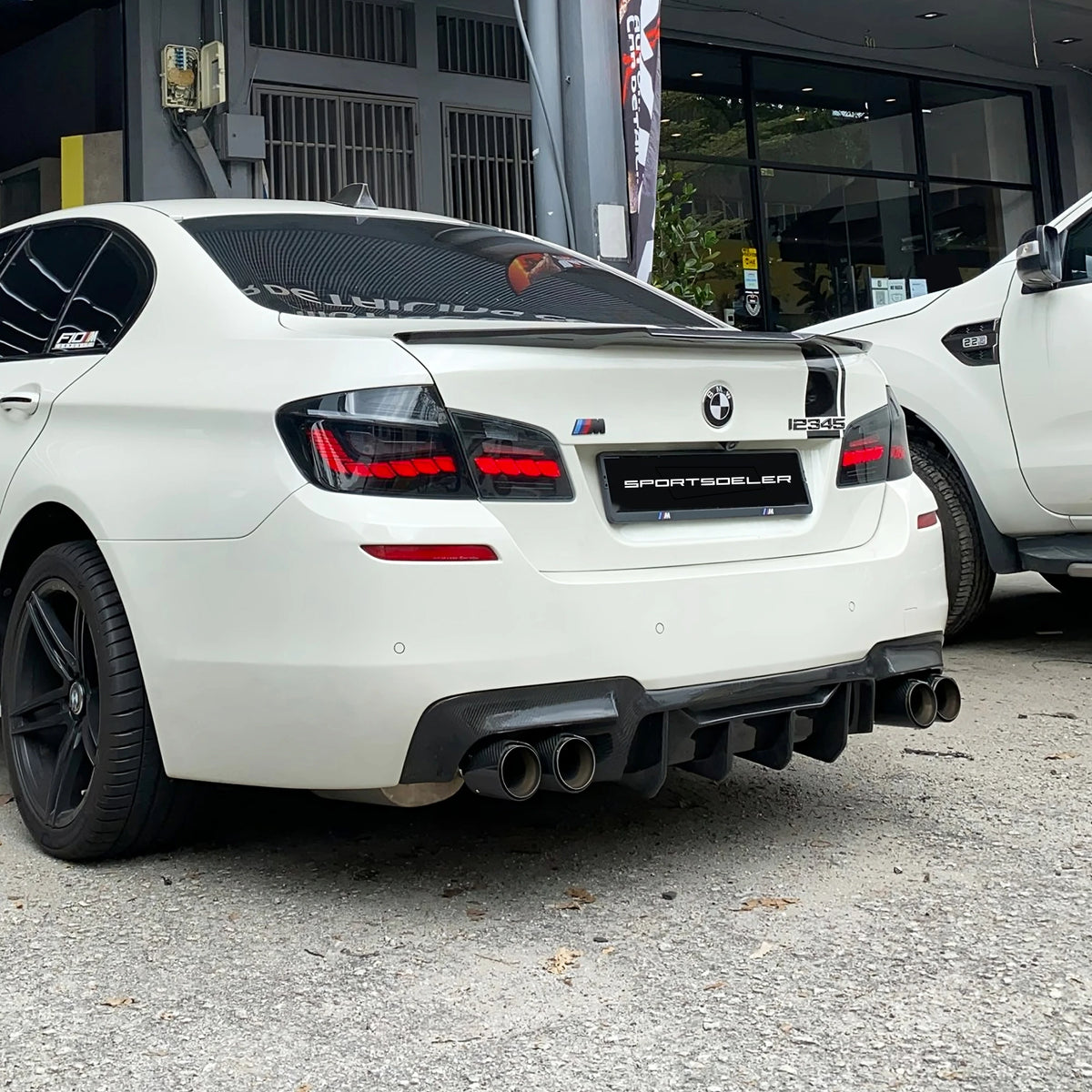 BMW F10 & F10 M5 GTS OLED baklykter "Smoke" - Sportsdeler