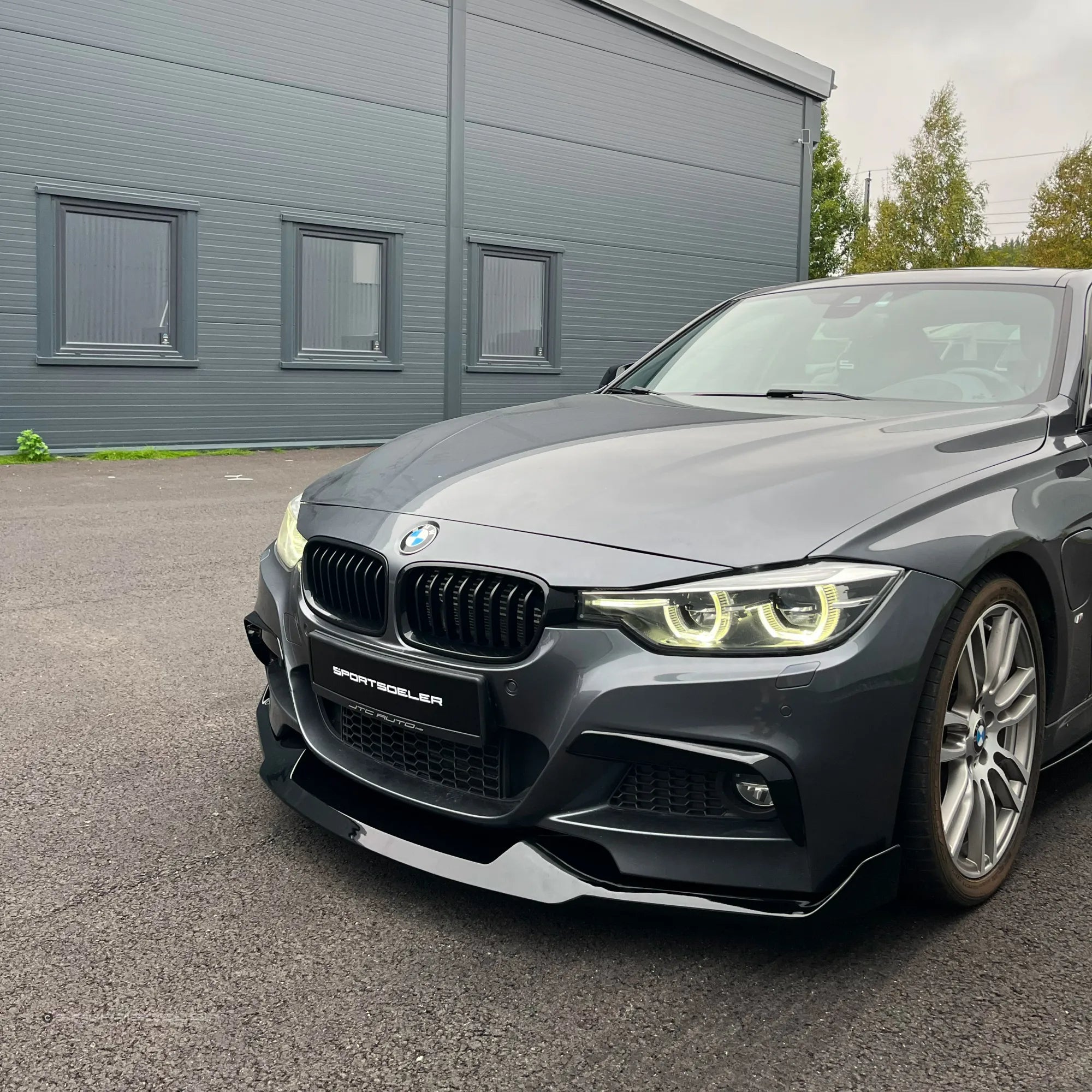BMW F30 & F31 Frontleppe "aggressiv" - Sportsdeler