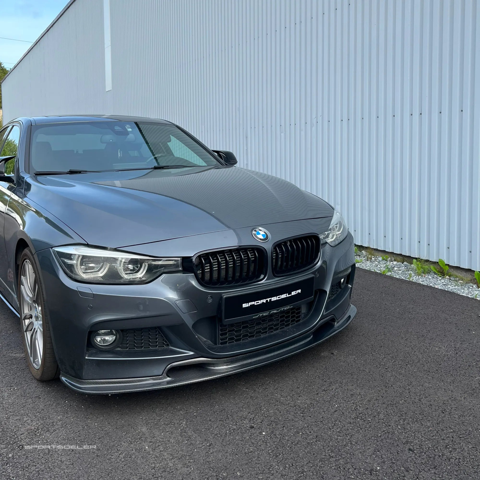 BMW F30/F31 3-Serie Varis Style Carbon Fiber Frontleppe - Sportsdeler