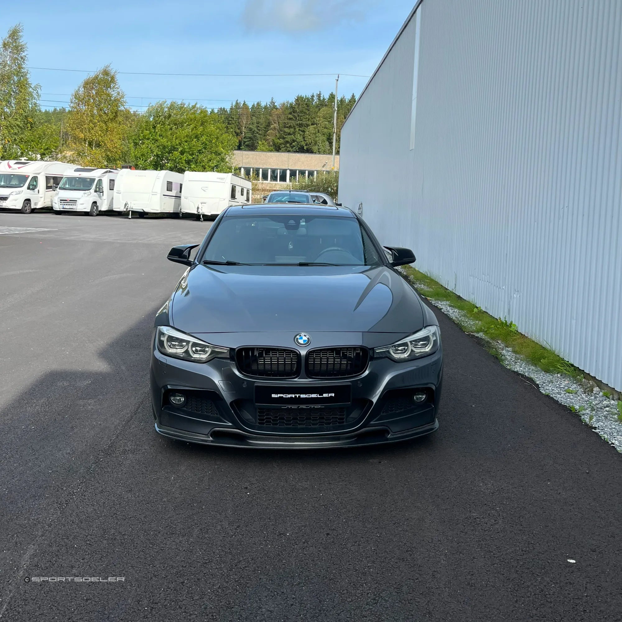 BMW F30/F31 3-Serie Varis Style Carbon Fiber Frontleppe - Sportsdeler