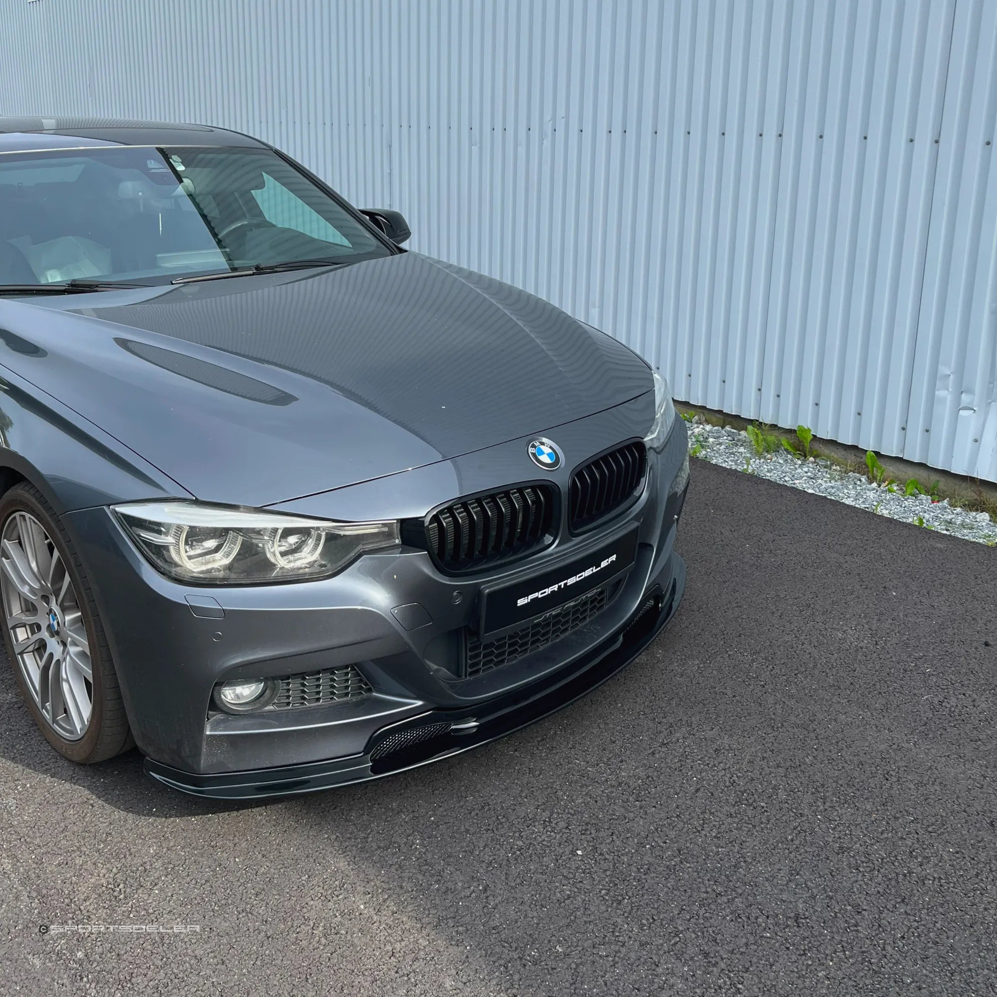 BMW F30 & F31 Varis Frontleppe "Gloss Black" - Sportsdeler