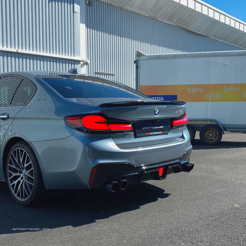 BMW G30 & G31 Gloss Black Eksos Endestusser - Sportsdeler