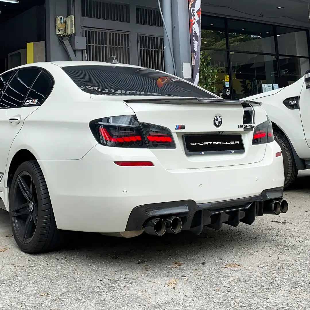 BMW F10 & F10 M5 GTS OLED baklykter "Smoke" - Sportsdeler