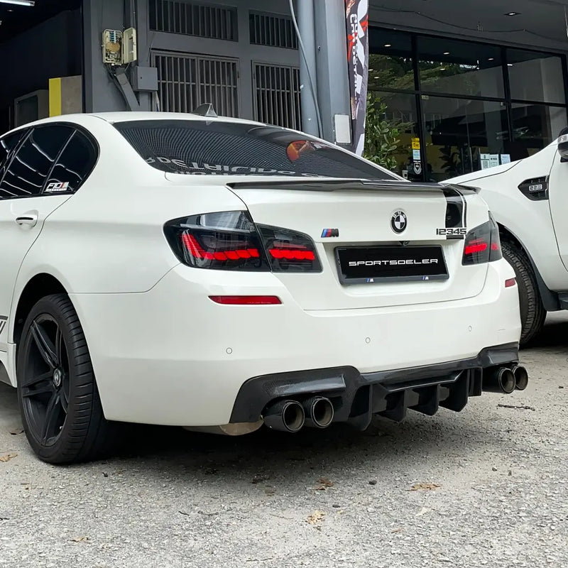 BMW F10 & F10 M5 GTS OLED baklykter "Smoke" - Sportsdeler