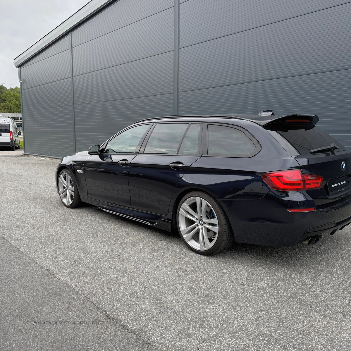BMW Competition Sideskjørt – bilde 3 | Sportsdeler